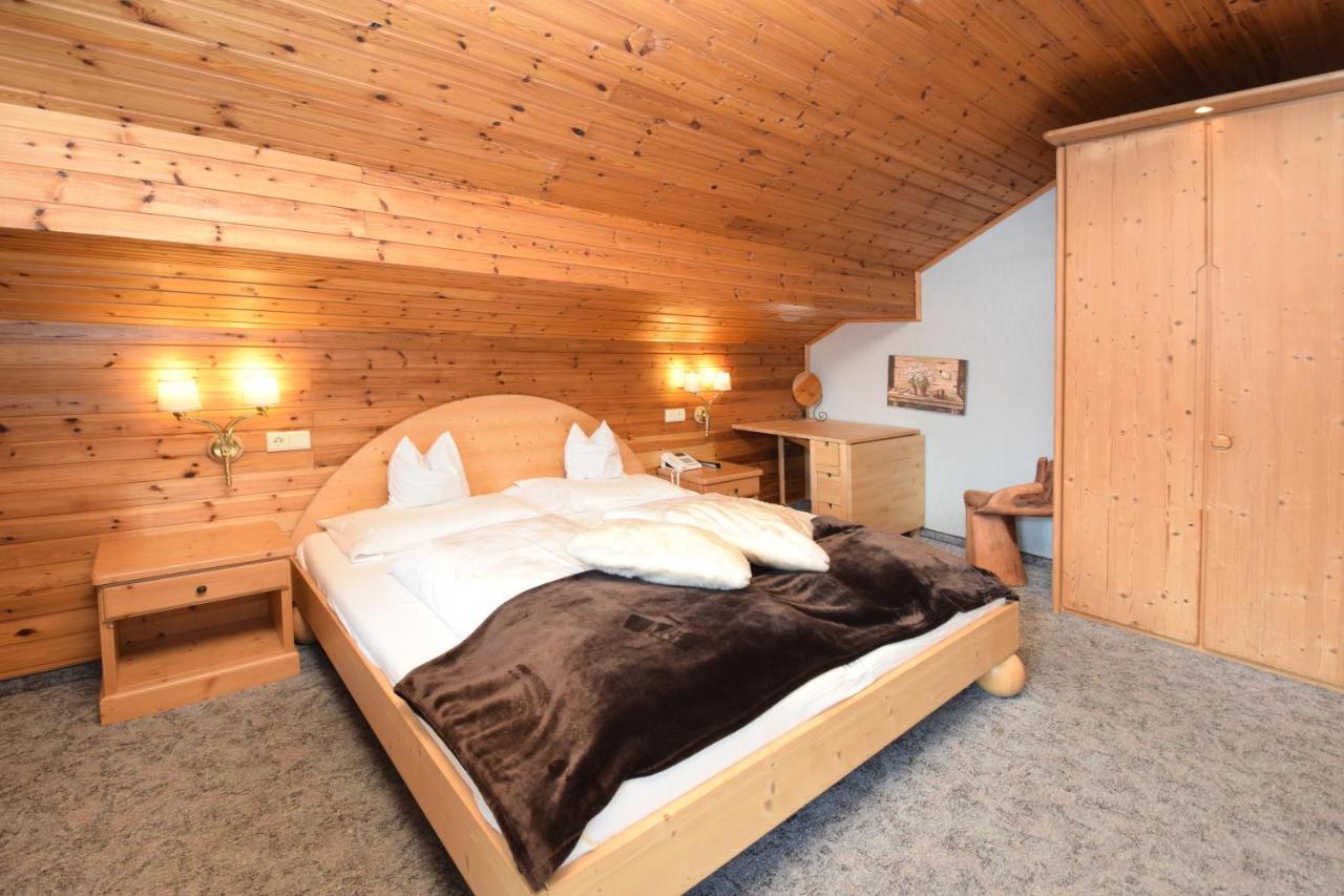 Hotel Chalet Olympia Монгуельфо Екстер'єр фото