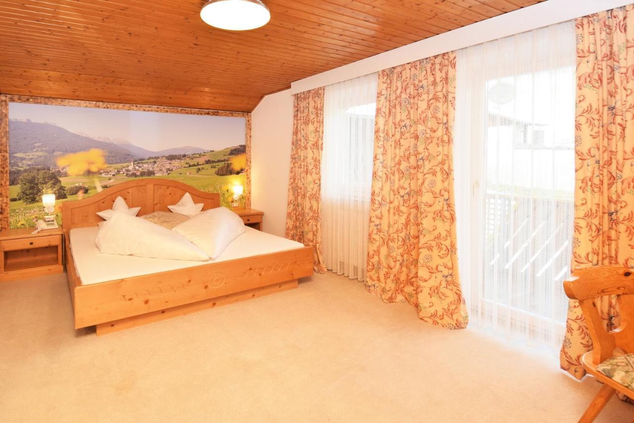 Hotel Chalet Olympia Монгуельфо Екстер'єр фото