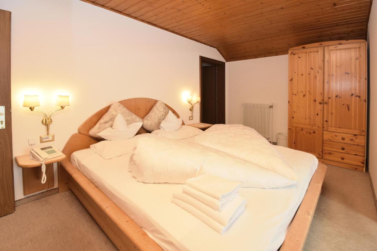 Hotel Chalet Olympia Монгуельфо Екстер'єр фото