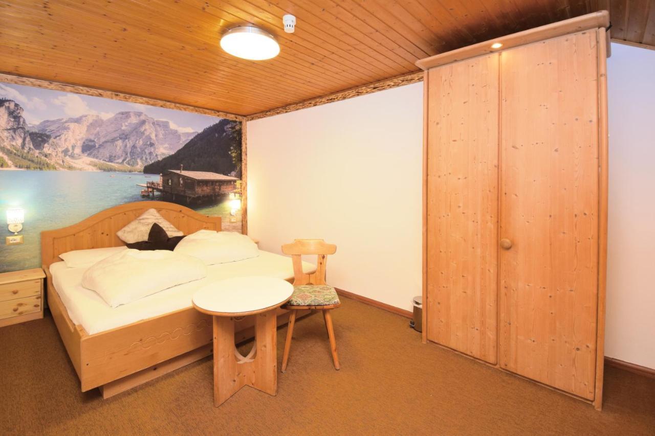 Hotel Chalet Olympia Монгуельфо Екстер'єр фото