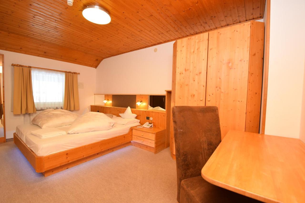 Hotel Chalet Olympia Монгуельфо Екстер'єр фото