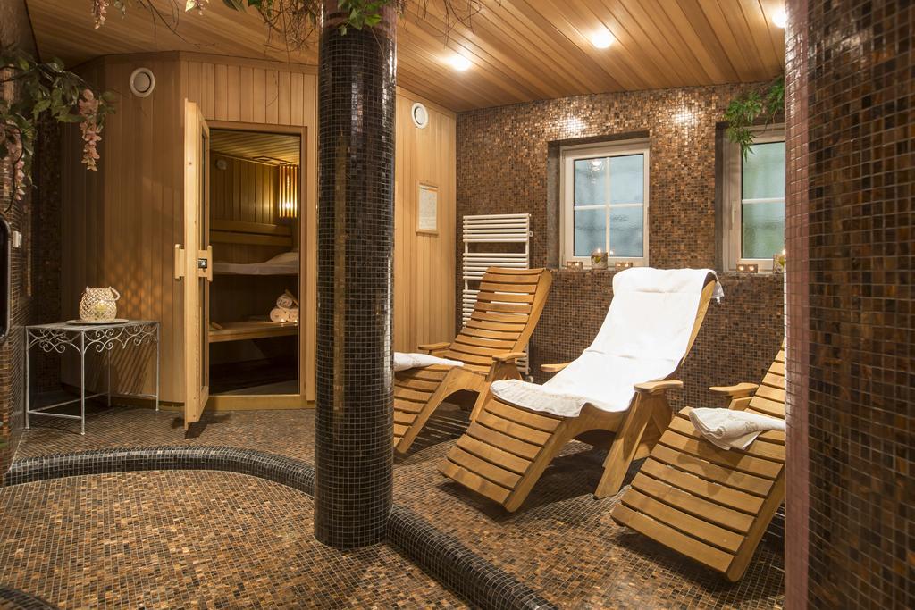 Hotel Chalet Olympia Монгуельфо Екстер'єр фото