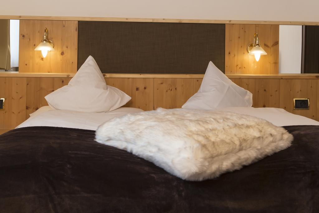 Hotel Chalet Olympia Монгуельфо Екстер'єр фото